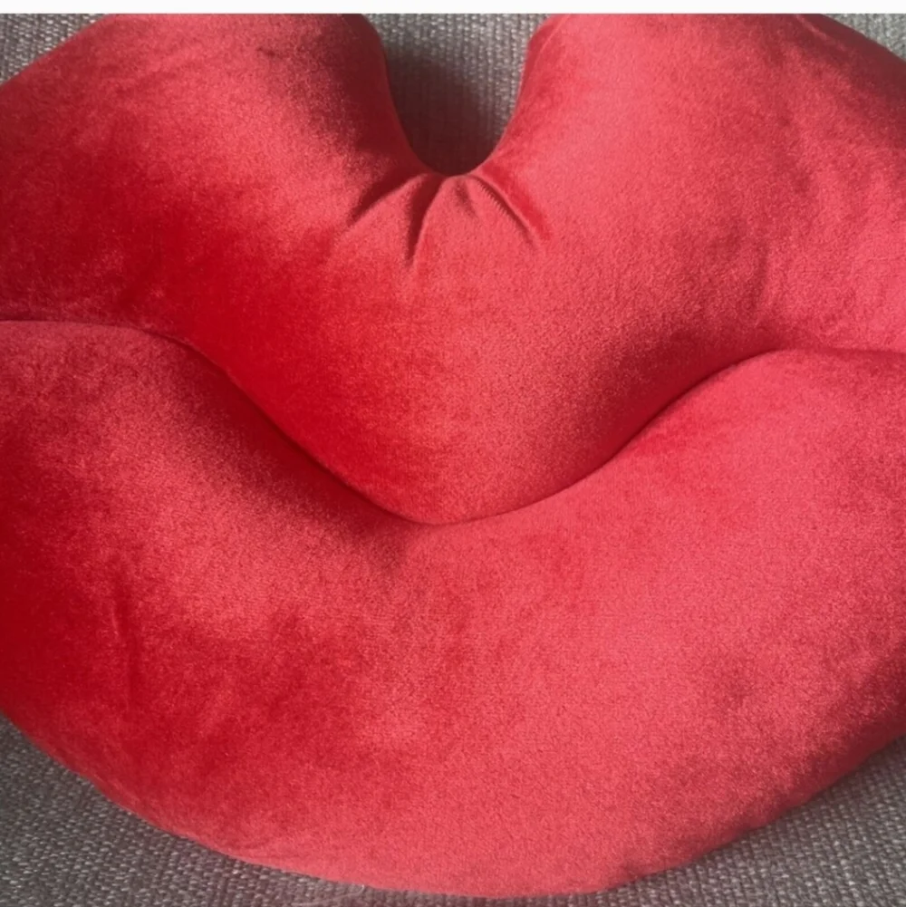 Plush Lip Shaped Toss Red -Room Essentials